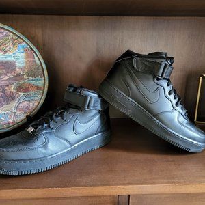 Nike 315123-001 Black Air Force 1 Mid Men's Size 8.5 Gently Worn